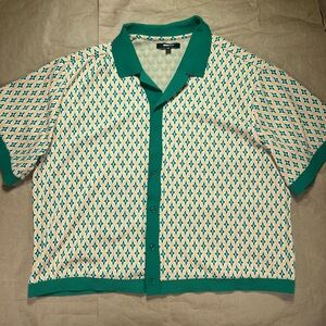 Fashion Nova Rushmore short sleeve 
Green and White Patterned Button-Up Shirt